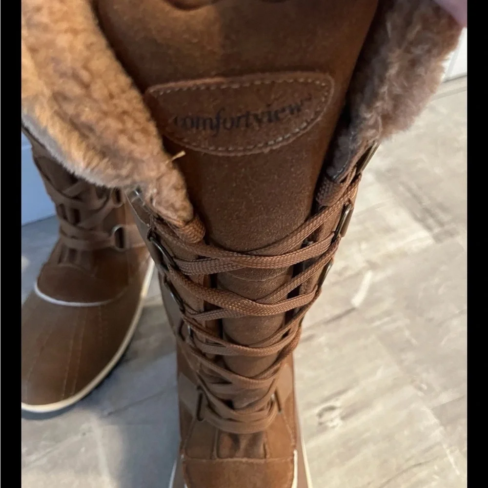Comfortview Tan  faux Fur-Lined Winter Boots Sz 9  NWOB